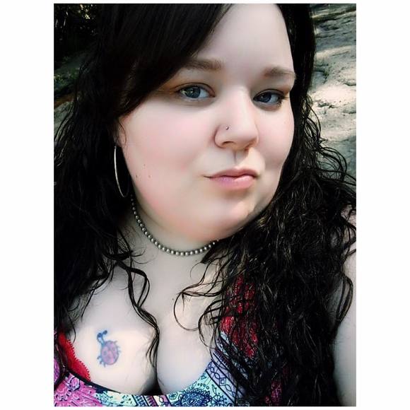 Meet your Posher, Jennifer - Picture 1 of 1